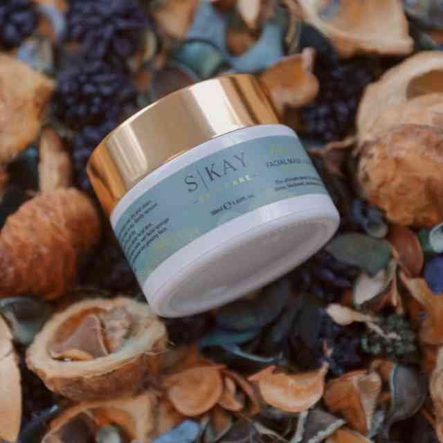 Arabia's Secret Face Mask dual action exfoliating Scrub